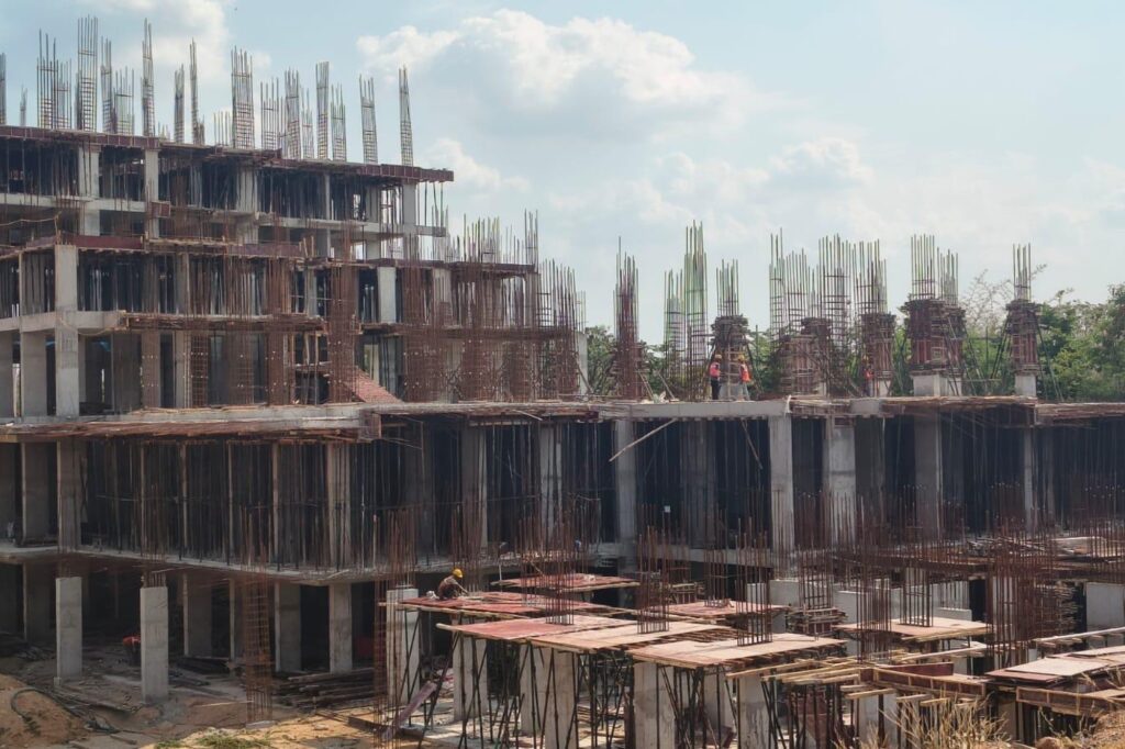 flats in kompally